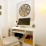 Lorna Apartment *