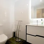 Lorna Apartment
